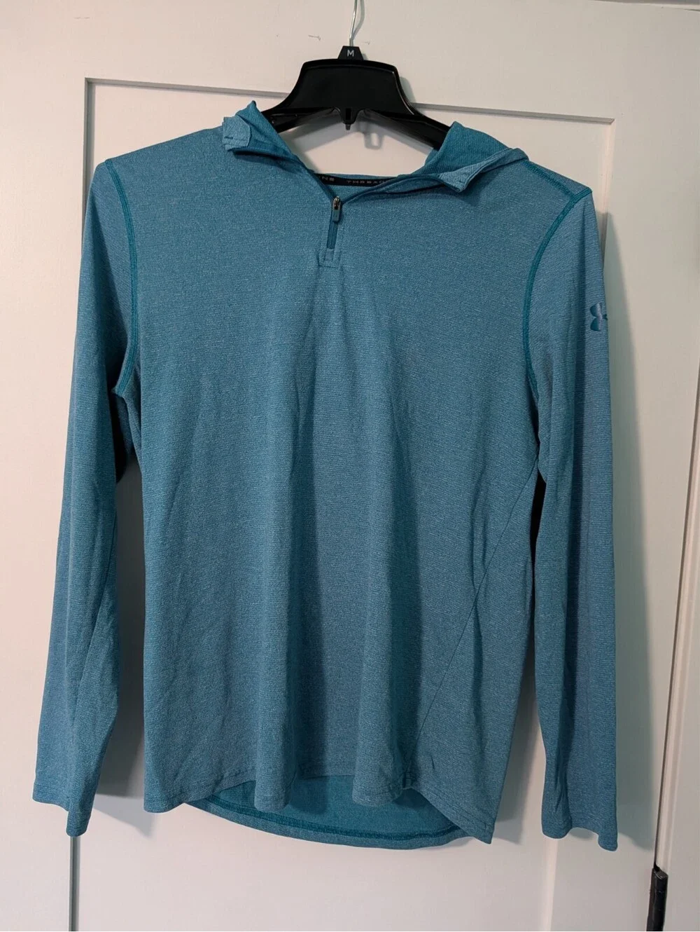 Men's Under Armor Long Sleeve Hooded Medium